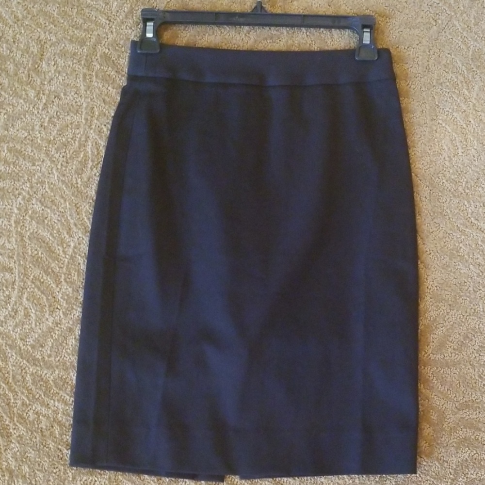 Banana Republic Black Skirt. Size 00P